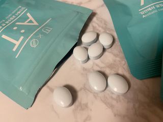 입 냄새 완화에 도움을 주는 에티켓 캔디 앳캔디 스트롱민트 — 5점을 준 리뷰어가 2021년 1월 올린 사용 사진