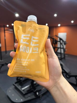 [덜다] 든든 식물성 단백질 쉐이크 40g X 7입 (곡물/딸기) — 5점을 준 리뷰어가 2023년 7월 올린 사용 사진