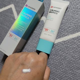 리더스코스메틱 리더스 카밍 바이오틱스 선 에센스 SPF 50+ PA++++ — 5점을 준 리뷰어가 2022년 6월 올린 사용 사진