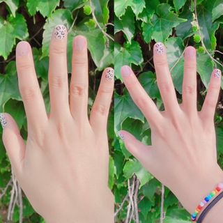 [네일가게] 햇빛에 닿으면 색이 변하는 신기한 햇살 반전 네일스티커 — 5점을 준 리뷰어가 2021년 8월 올린 사용 사진