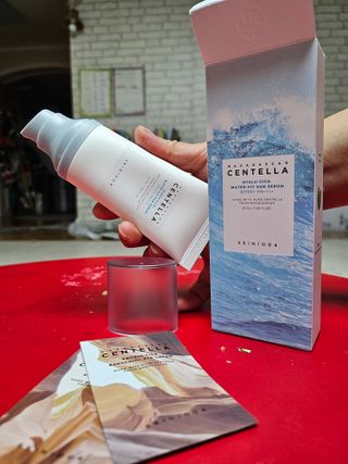 [스킨1004] 마다가스카르 센텔라 히알루-시카 워터핏 선세럼 50ml — 5점을 준 리뷰어가 2024년 5월 올린 사용 사진