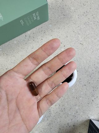 프리마인 홍삼의 강력한 에너지, 이제는 흡수율을 높인 최첨단 캡슐로 간편하게 초고속 충전하세요. — 5점을 준 리뷰어가 2022년 8월 올린 사용 사진