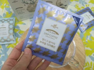 (주)쟈뎅 쟈뎅 클래스 핸드 드립 커피 10P 2종_디카페인 1종+랜덤 플레이버 1종 — 5점을 준 리뷰어가 2021년 4월 올린 사용 사진