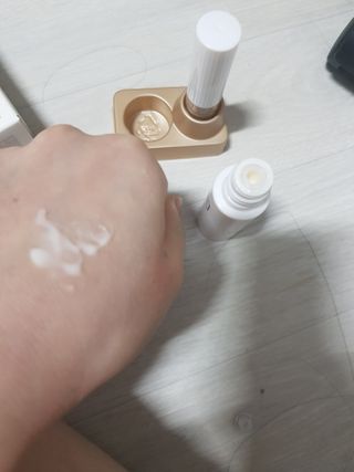 더사가오브수 [사가수] 효혜윤 보태니컬 에너지 에센스인로션 20ml /아이포올 스틱 3g — 3점을 준 리뷰어가 2023년 3월 올린 사용 사진
