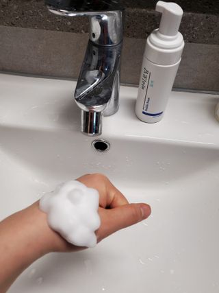 [바이로담] 저자극 약산성버블 폼 폼클렌징 150ml — 5점을 준 리뷰어가 2021년 3월 올린 사용 사진