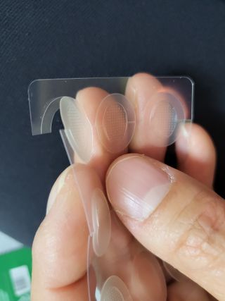 마이디플러스 트러블 릴리프 케어 마이크로 패치 1박스 2매 — 4점을 준 리뷰어가 2021년 11월 올린 사용 사진