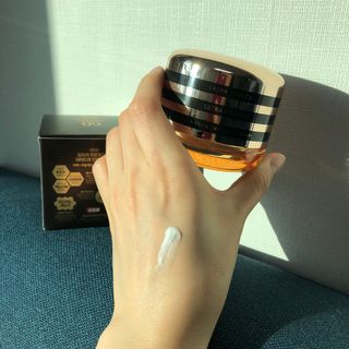 자민경 크레마카라콜 울트라 프로폴리스 하이드라 인텐스 크림 50ml — 5점을 준 리뷰어가 2021년 1월 올린 사용 사진