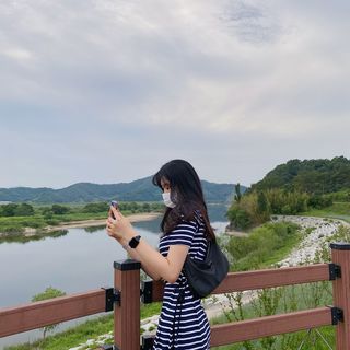 JHWORLD 스누피 마스크 정품 스누피 KF-AD 국내 비말차단 아동용 성인용 일회용 덴탈마스크 50매 — 5점을 준 리뷰어가 2021년 6월 올린 사용 사진