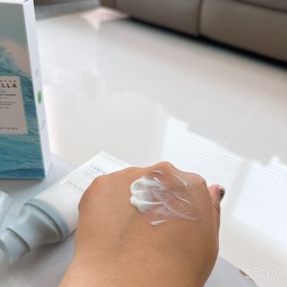 MF[스킨1004] 마다가스카르 센텔라 히알루-시카 워터핏 선세럼 50ml — 4점을 준 리뷰어가 2024년 5월 올린 사용 사진