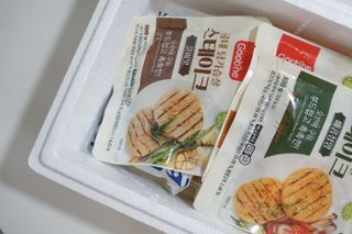 굽네몰 굽네 닭가슴살 스테이크 3종 9팩 — 5점을 준 리뷰어가 2021년 11월 올린 사용 사진