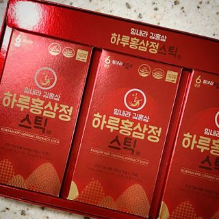 힘내라김홍삼 하루홍삼정스틱 10g x 30포 — 5점을 준 리뷰어가 2021년 4월 올린 사용 사진