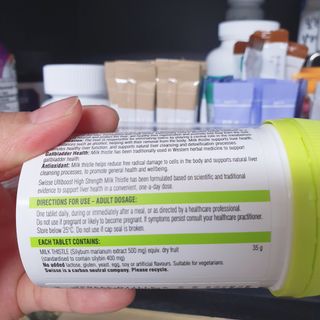 Swisse 스위스 고함량 밀크씨슬 35,000mg 60정 — 5점을 준 리뷰어가 2021년 11월 올린 사용 사진