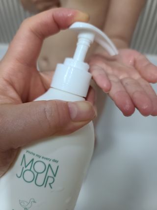 토박스코리아 몽쥬르 유아 샴푸앤워시 300ml — 5점을 준 리뷰어가 2021년 5월 올린 사용 사진