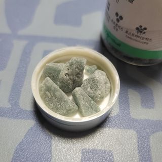 작심연구소 구취제거+충치예방+치아화이트닝 마법의 캔디 덴티팝3종(맛 랜덤 발송) — 4점을 준 리뷰어가 2022년 6월 올린 사용 사진