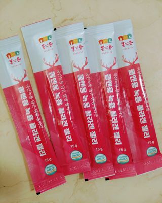 [몸엔용] 녹용 담은 탱탱 콜라겐 녹용 콜라겐 젤리 15g x 20포 — 5점을 준 리뷰어가 2022년 4월 올린 사용 사진
