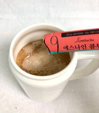 리넥무역 에스나인 콤부차 건강발효 콤부함량59 자몽 5gx10포 — 5점을 준 리뷰어가 2021년 8월 올린 사용 사진