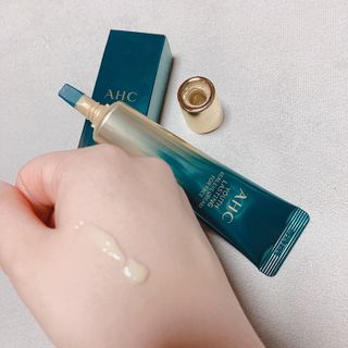 [NEW 탄력유턴 아이크림] AHC 유스 래스팅 리얼 아이크림 포 페이스 — 5점을 준 리뷰어가 2021년 3월 올린 사용 사진