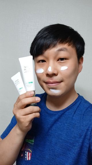 [AHC] 세이프온 에센스 선크림 올리브영 스페셜 증정 기획세트 — 5점을 준 리뷰어가 2022년 6월 올린 사용 사진