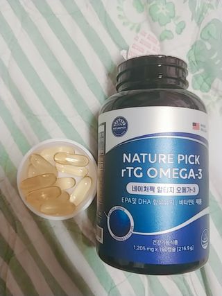 서울약사신협 네이처픽_알티지오메가3_1,205mg x 180캡슐 — 5점을 준 리뷰어가 2021년 9월 올린 사용 사진