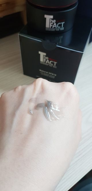 The Fact 더 팩트 내추럴 에스에프엔 에이틴 시니어 크림 — 5점을 준 리뷰어가 2021년 2월 올린 사용 사진