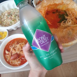몽베스트 Montbest with Sparkling water Plain 20병 — 5점을 준 리뷰어가 2021년 10월 올린 사용 사진