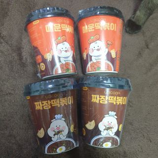 유비쿡 컵떡볶이 매운컵떡볶이2개/ 짜장컵떡볶이 2개  총 4개세트 — 5점을 준 리뷰어가 2021년 2월 올린 사용 사진