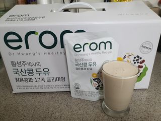 이롬 황성주 박사의 국산콩 두유 검은콩과 17곡 프리미엄 — 4.5점을 준 리뷰어가 2021년 5월 올린 사용 사진