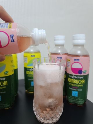 더그레잇티 콤부차 [매일유업] 더그레잇티 44kcal 콤부차 300ml *12개입 (오리지널 6개+베리리치 6개) — 5점을 준 리뷰어가 2023년 8월 올린 사용 사진