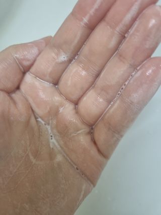 프리마인 메이크업과 들뜨는 각질까지 한방에 깐달걀로! 순하기까지한 셀베이스 그린티클렌저(200ml) — 5점을 준 리뷰어가 2023년 5월 올린 사용 사진