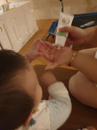 mom e 맘이 내추럴 베이비 케어 크림+바디오일 — 3점을 준 리뷰어가 2021년 1월 올린 사용 사진