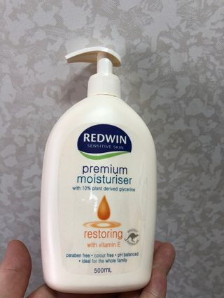 H365 Redwin Premium Moisturiser 레드윈 프리미엄 모이스춰라이저 500ml — 5점을 준 리뷰어가 2021년 4월 올린 사용 사진
