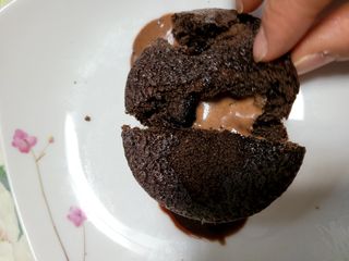 롯데제과 까망카스타드 더블초코 — 5점을 준 리뷰어가 2021년 5월 올린 사용 사진