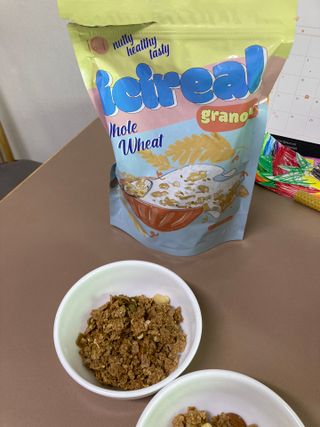 밸런스 다이어트랩 밸다랩 이씨리얼 수제 발아통밀 그래놀라 450g — 5점을 준 리뷰어가 2023년 4월 올린 사용 사진