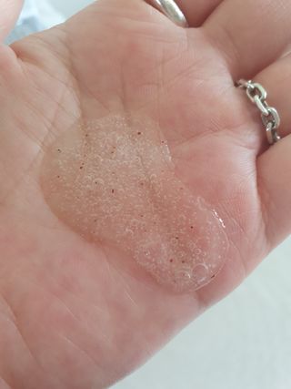 벨먼 내추럴스파 수분광채 스크럽 바디워시 600ml 5종 — 5점을 준 리뷰어가 2022년 5월 올린 사용 사진