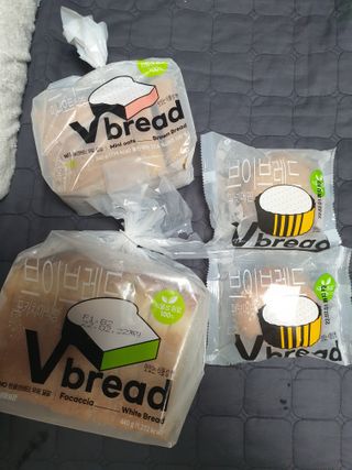 롯데제과 Vbread 포카치아식빵1개 + 미니식빵 1개 + 머핀 2개 세트 — 5점을 준 리뷰어가 2021년 9월 올린 사용 사진
