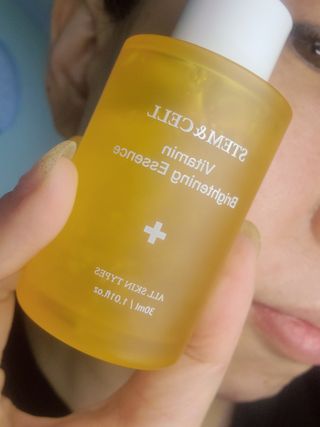체르엠 스템앤셀 비타민 브라이트닝 에센스 30ml 1개 — 5점을 준 리뷰어가 2022년 3월 올린 사용 사진