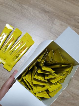 자연에온 경남제약 비타민 쉬머 저분자콜라겐 20g x 30포 — 5점을 준 리뷰어가 2021년 12월 올린 사용 사진
