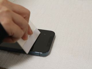 아클리브 Premium 항균 항바이러스 액정 보호필름(iPhone) — 5점을 준 리뷰어가 2022년 10월 올린 사용 사진
