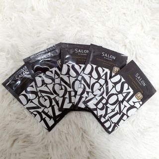 리더스코스메틱 살롱바이리더스 케라틴 물염색  흑갈색 — 5점을 준 리뷰어가 2021년 5월 올린 사용 사진