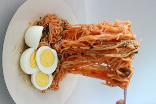 [한면원] 비빔국수 2인분 — 5점을 준 리뷰어가 2022년 8월 올린 사용 사진