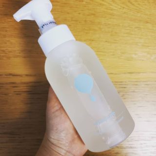 아미퓨어 [라이브] 피부장벽 강화를 위한 머랭 버블 클렌저 천연계면활성제로 온가족 사용가능 — 4.5점을 준 리뷰어가 2021년 7월 올린 사용 사진