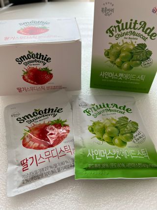 [복음자리] 바리스타 패키지 2종 랜덤발송 (딸기스무디 스틱+샤인머스캣에이드 or 망고스무디+자몽에이드) — 5점을 준 리뷰어가 2022년 7월 올린 사용 사진