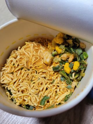 NISSIN 닛신 컵누들  4종 - 씨푸드오리지날, 씨푸드 스파이시, 씨푸드 커리, 씨푸드 XO소스 — 5점을 준 리뷰어가 2023년 1월 올린 사용 사진
