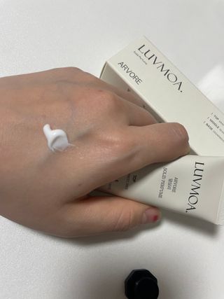 러브모아 향수 고체향수 승무원 고체향수 바르는 향수 니치향수 도손 우드세이지 앤 씨솔트 — 5점을 준 리뷰어가 2022년 12월 올린 사용 사진