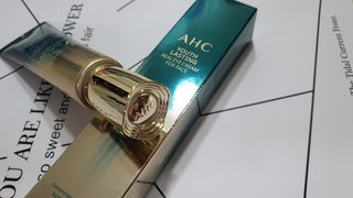 [NEW 탄력유턴 아이크림] AHC 유스 래스팅 리얼 아이크림 포 페이스 — 4점을 준 리뷰어가 2021년 3월 올린 사용 사진