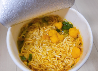 NISSIN 닛신 컵누들  4종 - 씨푸드오리지날, 씨푸드 스파이시, 씨푸드 커리, 씨푸드 XO소스 — 5점을 준 리뷰어가 2022년 4월 올린 사용 사진