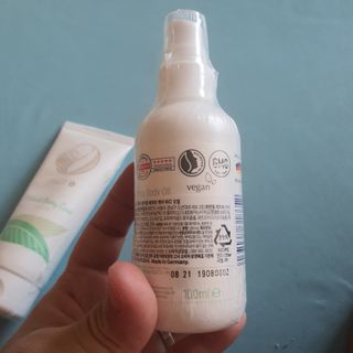 mom e 맘이 내추럴 베이비 케어 크림+바디오일 — 5점을 준 리뷰어가 2021년 1월 올린 사용 사진