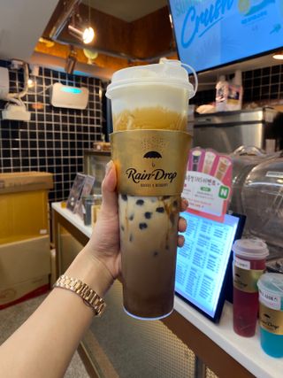 [레인드랍 커피 본점] 음료 2잔 + 디저트와플 or 샌드위치 — 5점을 준 리뷰어가 2021년 9월 올린 사용 사진