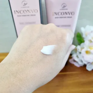 오투에니원 인컨보 바디 퍼퓸 크림 200ml — 5점을 준 리뷰어가 2022년 12월 올린 사용 사진