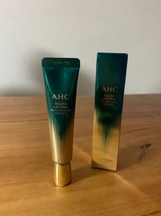 [NEW 탄력유턴 아이크림] AHC 유스 래스팅 리얼 아이크림 포 페이스 — 4.5점을 준 리뷰어가 2021년 3월 올린 사용 사진
